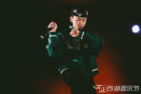 现场照片直播让此次活动更充满活力与互动性