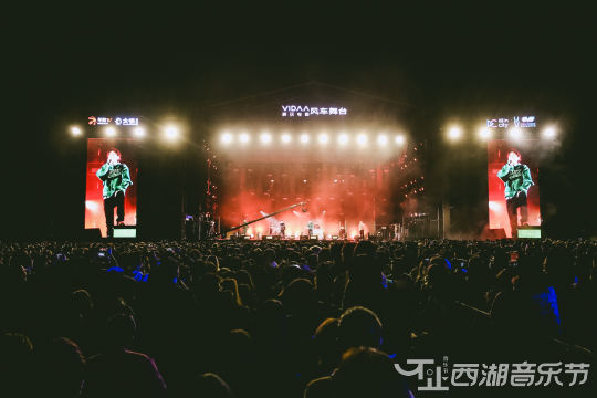 现场将持续呈现出最新的热点现场照片
