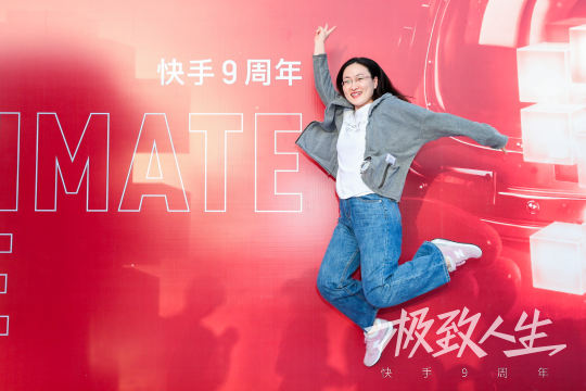 现场将有各种表演和文艺活动，加入现场照片直播和活动现场照片直播