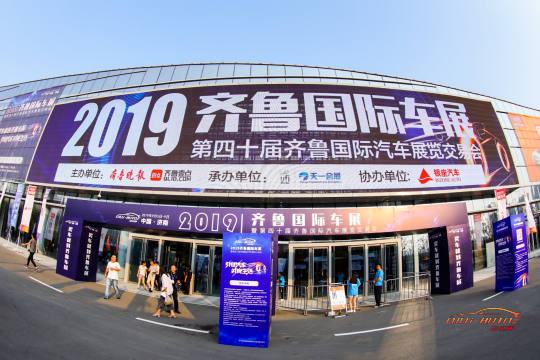 策划展览空间，创造令人印象深刻的展示版面