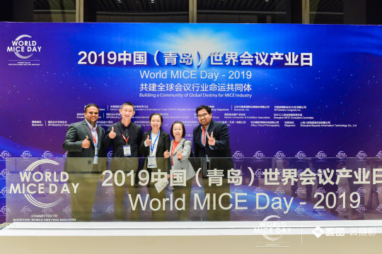 完成会场布置，考虑了各类企业的活动需求，为其定制服务