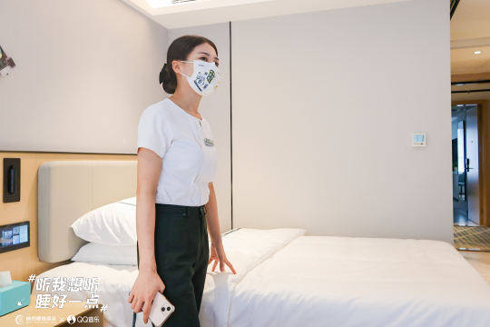 安排志愿者团队，提供周到的服务和指导，确保活动顺利进行。