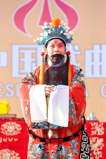 通过现场照片直播的方式分享精彩的演出瞬间