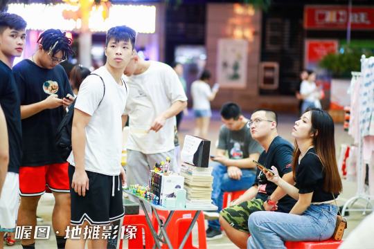 现场照片直播将用镜头记录每个身影