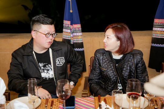 通过照片直播技术，我们将带领观众近距离感受保时捷经典文化和品牌的重要性