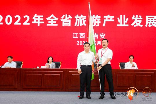 现场问答，解答观众疑问和需求