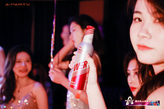 喔图云摄影作为专业权威的图片直播、照片直播和闪传直播平台，将提供最专业的照片直播服务