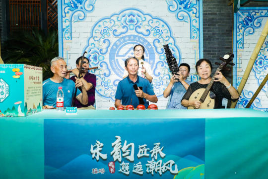 安排志愿者招募和培训