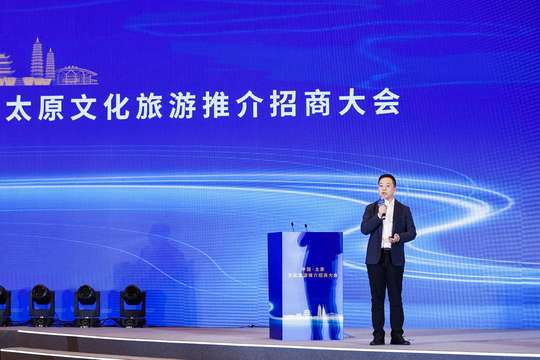 设立照片直播互动区域，观众可以参与互动并分享活动体验。