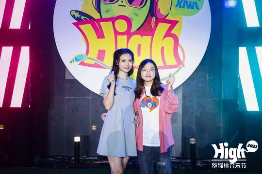 邀请全球顶尖音乐家参与演出，展现多样化的音乐风格。