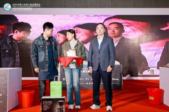 照片直播团队将实时记录活动现场的精彩瞬间