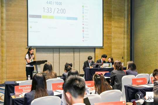 提供医疗急救团队，应对突发情况，确保会议顺利进行