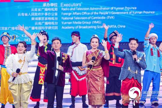 组织文化论坛和讲座，深入探讨澜湄地区和柬埔寨的文化特色