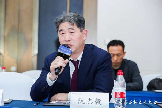 照片直播为大会增添了无限魅力，让人们对未来的行业发展充满了信心。