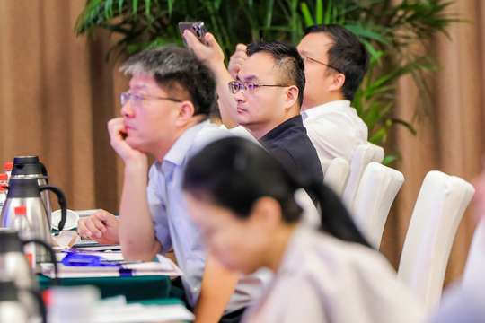 现场照片直播将记录每个环节的精彩瞬间和与会者的热情参与