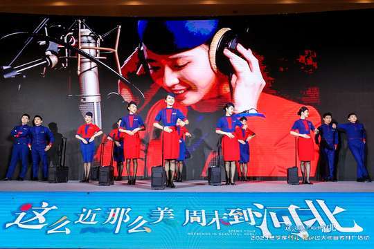 与当地商家合作，推出特别优惠和套餐，吸引更多游客前来参与活动。