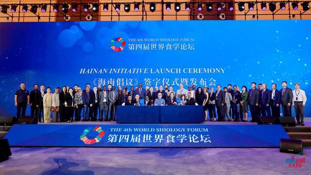 照片直播将通过社交媒体平台传播，扩大论坛的影响力和知名度