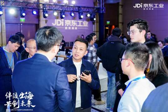 设计照片直播宣传渠道和方式，吸引观众