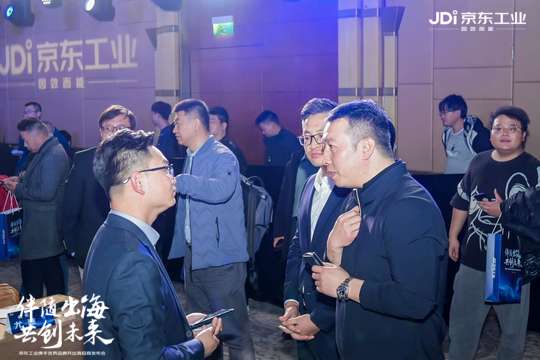 准备现场照片直播的技术支持和备用方案