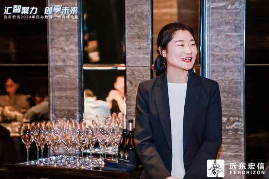 安排专业翻译团队，确保跨语言交流畅通无阻